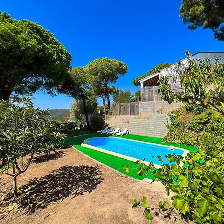 Holiday home Chic Coastal With Tranquil Pool *