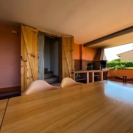 Chic Coastal With Tranquil Pool Holiday home *